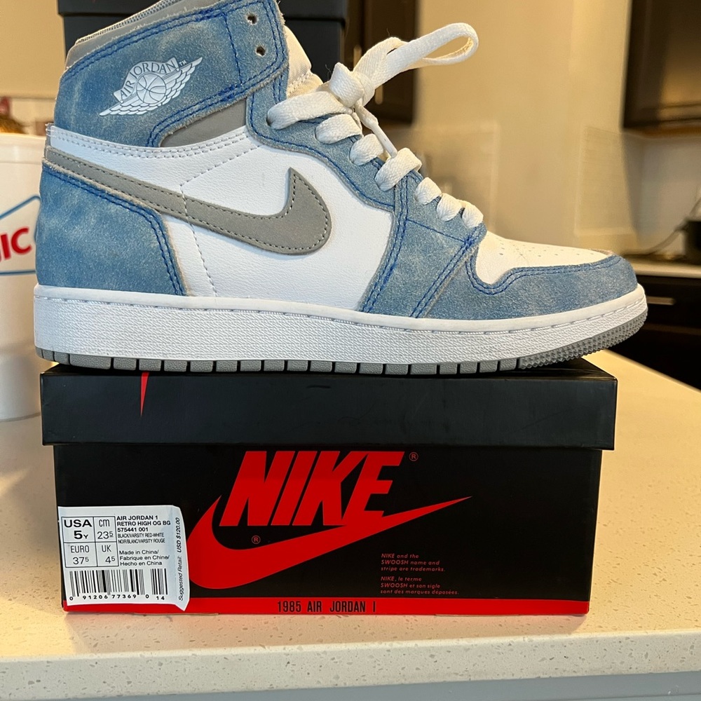 Retro 1 Hyper Royal